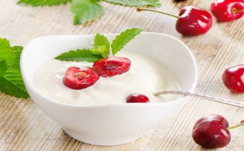 Những thực phẩm rẻ tiền giúp răng trắng sáng không ngờ